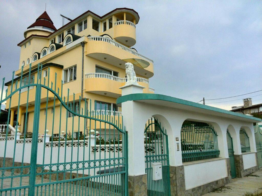 Trakata Villa Apartments Варна Экстерьер фото